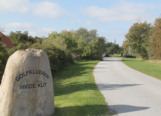 Golfklubben Hvide Klit ligger tæt ved sommerhusene i Bunken Golfklubben Hvide Klit ligger tæt ved sommerhusene i Bunken