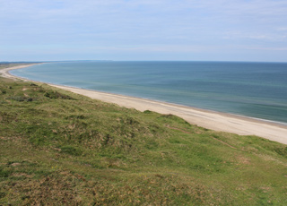Stranden og den kuperede natur ved Grønne Strand Stranden og den kuperede natur ved Grønne Strand