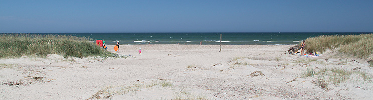 Sommerdag på badestranden i Grønne Strand Sommerdag på badestranden i Grønne Strand