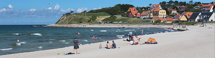 Top Skøn sandstrand ved siden af lystbådehavnen i Hundested Top Skøn sandstrand ved siden af lystbådehavnen i Hundested