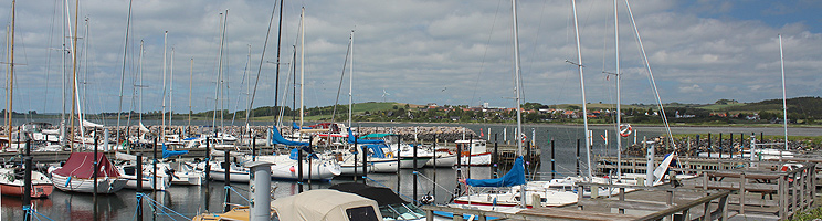 De gezellige jachthaven van Knebel De gezellige jachthaven van Knebel