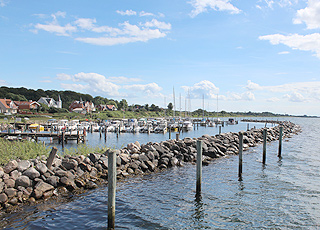 Aussicht auf den charmanten Jachthafen von Lohals auf Langeland Aussicht auf den charmanten Jachthafen von Lohals auf Langeland