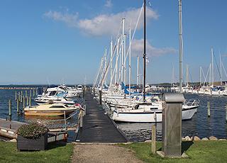 Rudkøbing har en stor og flot lystbådehavn, lige neden for Langelandsbroen Rudkøbing har en stor og flot lystbådehavn, lige neden for Langelandsbroen