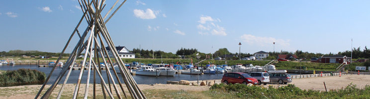 Den hyggelige havn ved stranden og sommerhusene i Skaven Strand Den hyggelige havn ved stranden og sommerhusene i Skaven Strand