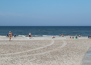 Badegæster i Vesterhavet på Tranum Strand Badegæster i Vesterhavet på Tranum Strand