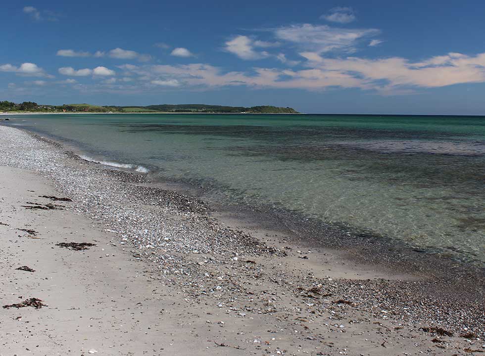 Schönes Badewasser in der Bucht bei Dråby in Süddjursland @{image.image.text_1.text}.NoHtml()