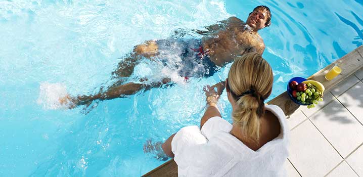 Genießen Sie den zusätzlichen Luxus, den ein eigener Pool im Ferienhausurlaub bietet