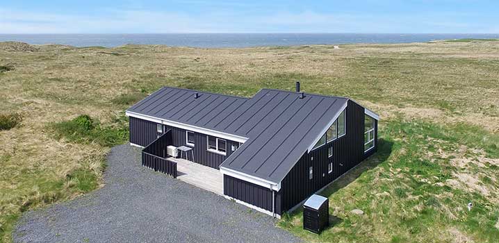Huse i naturskønne omgivelser med god afstand til naboerne og gode internetforbindelser. Huse i naturskønne omgivelser med god afstand til naboerne og gode internetforbindelser.