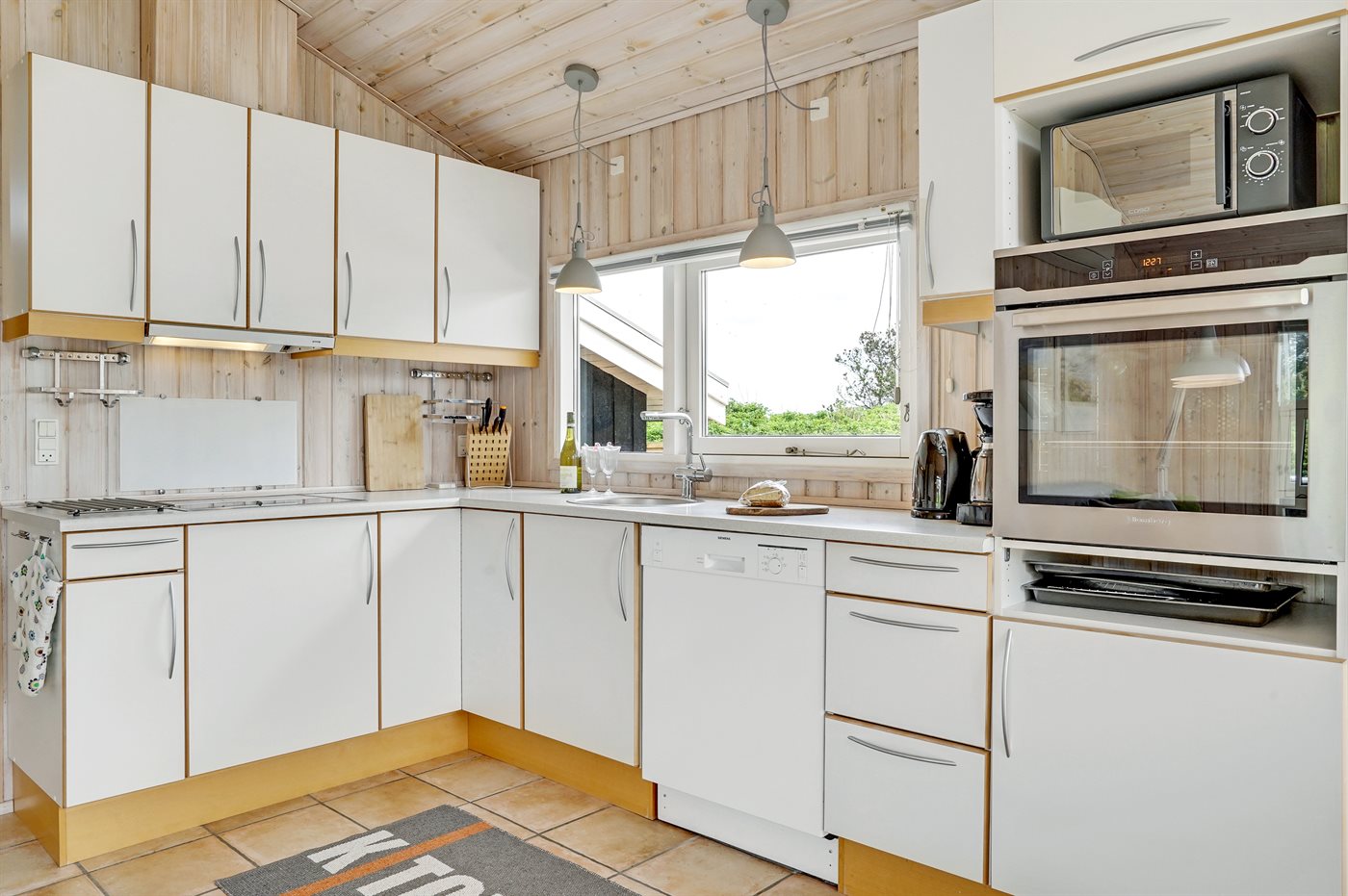 Strandnahes Ferienhaus mit Sauna und Wohlfühl-Whirlpool - Bild 5