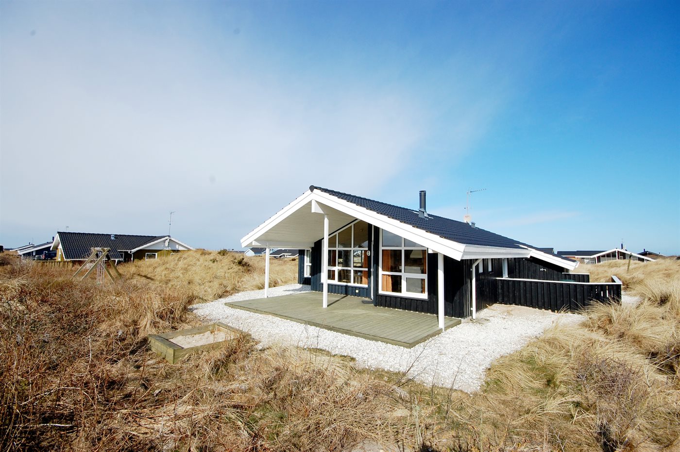 Gemütliches Ferienhaus mit Sauna und Meerblick in Nørlev Strand