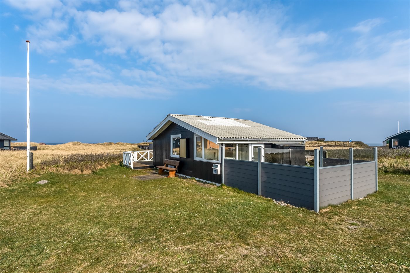Kuscheliges Strandhaus mit Meerblick in Nørlev warten auf dich!