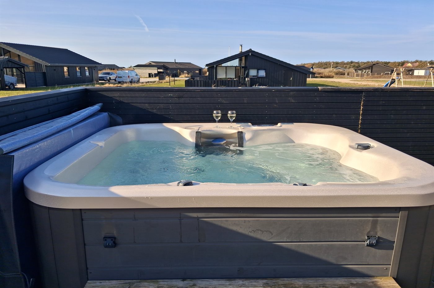 Dein modernes Ferienhaus nur 800 m vom Strand entfernt! - Bild 2