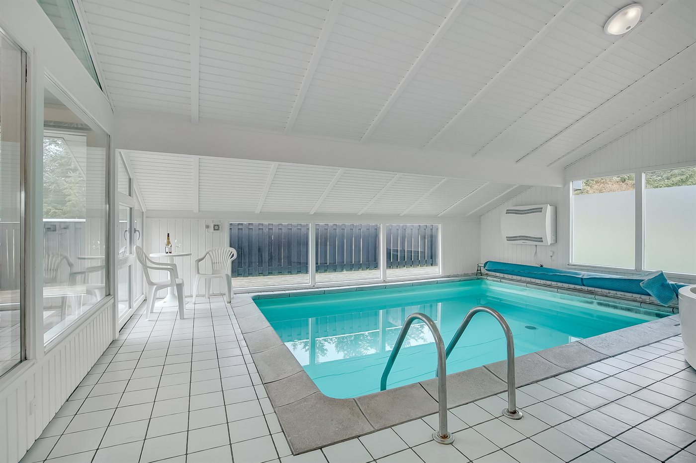 Entspannendes Ferienhaus mit Pool und Meerblick in Lønstrup - Bild 2