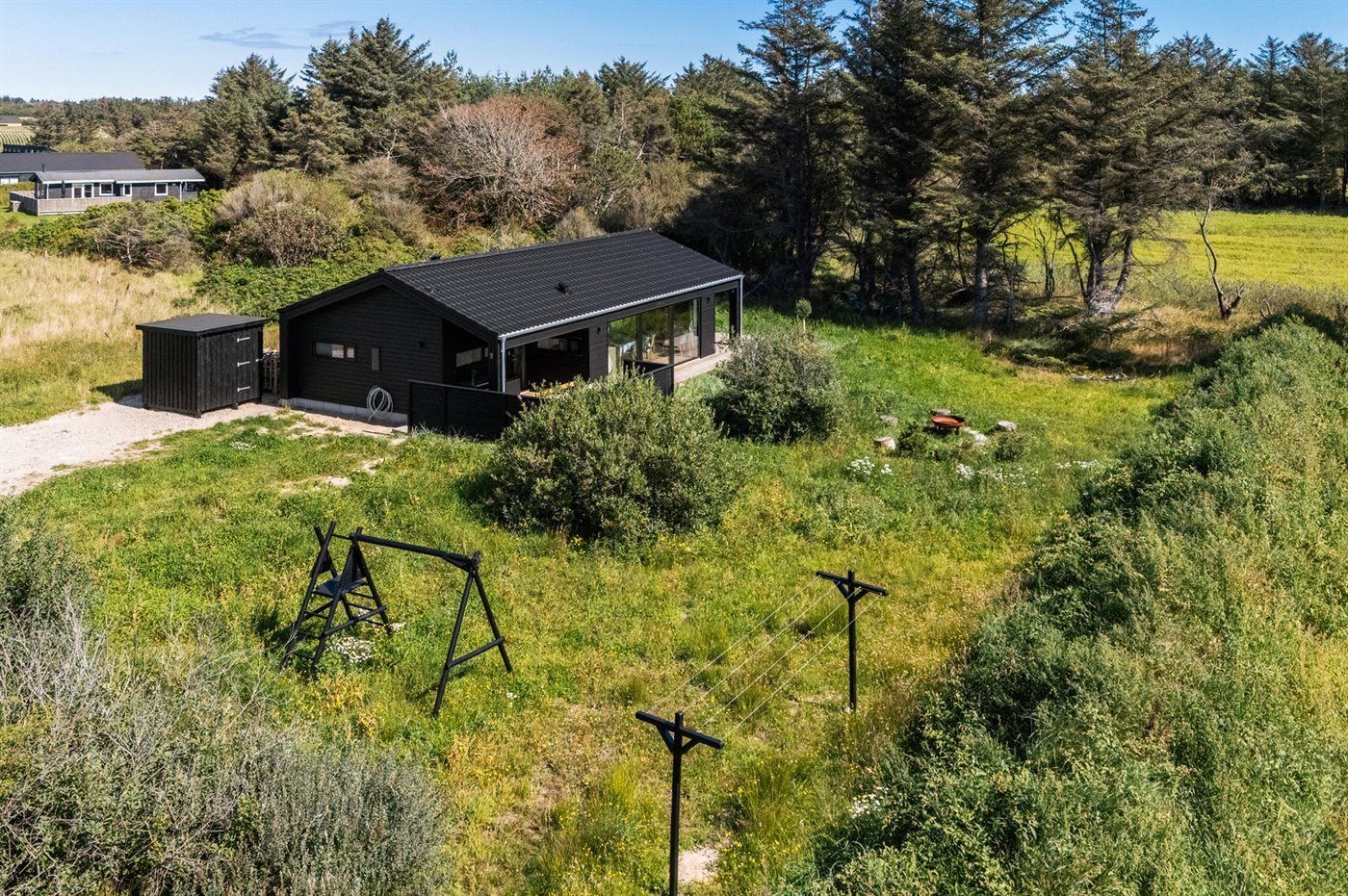 Stylisches Ferienhaus mit Sauna, Kamin & Meerblick in Nr. Lyngby