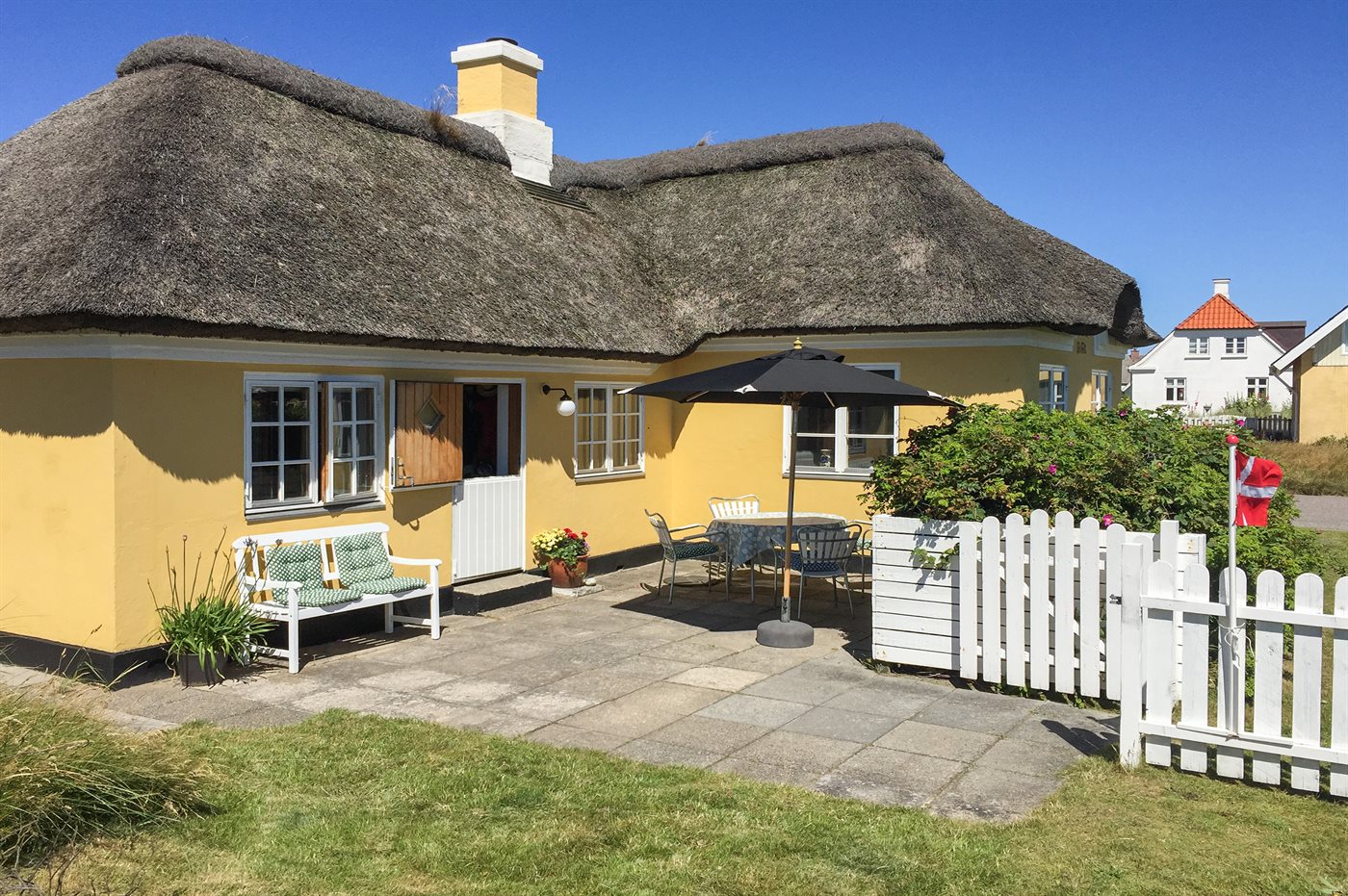 Dein gemütliches Reetdachhaus nur 275 m vom Strand!