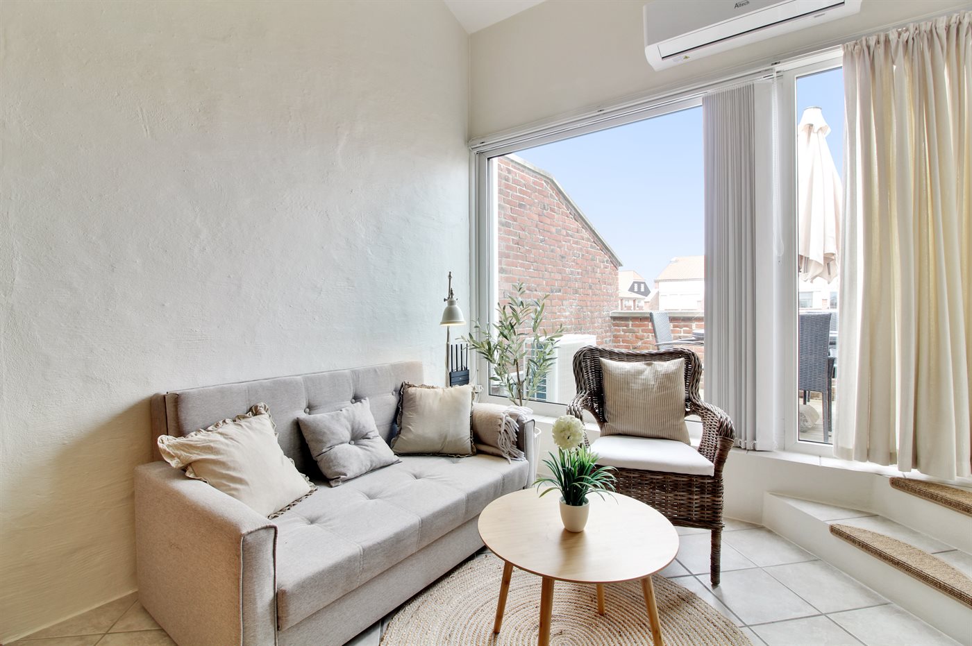 Entspanne im gemütlichen Ferienhaus nur 500 m vom Strand! - Bild 2