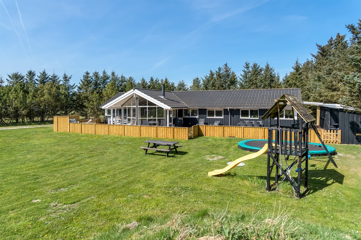Familienidyll mit Sauna, Aktivraum und Meerblick in Lökken