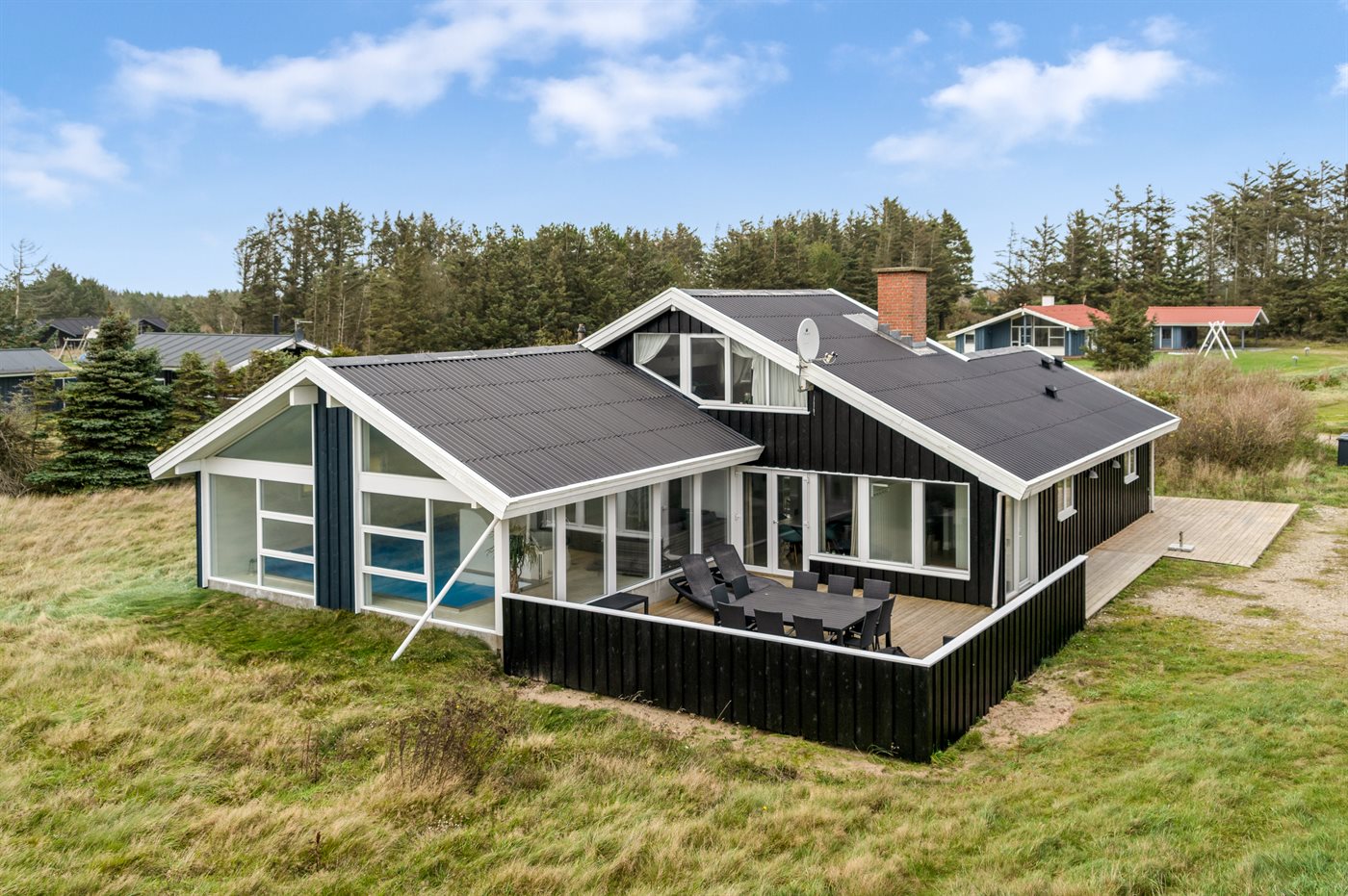 Dein Traumhaus mit Pool und Meerblick in Grønhøj!