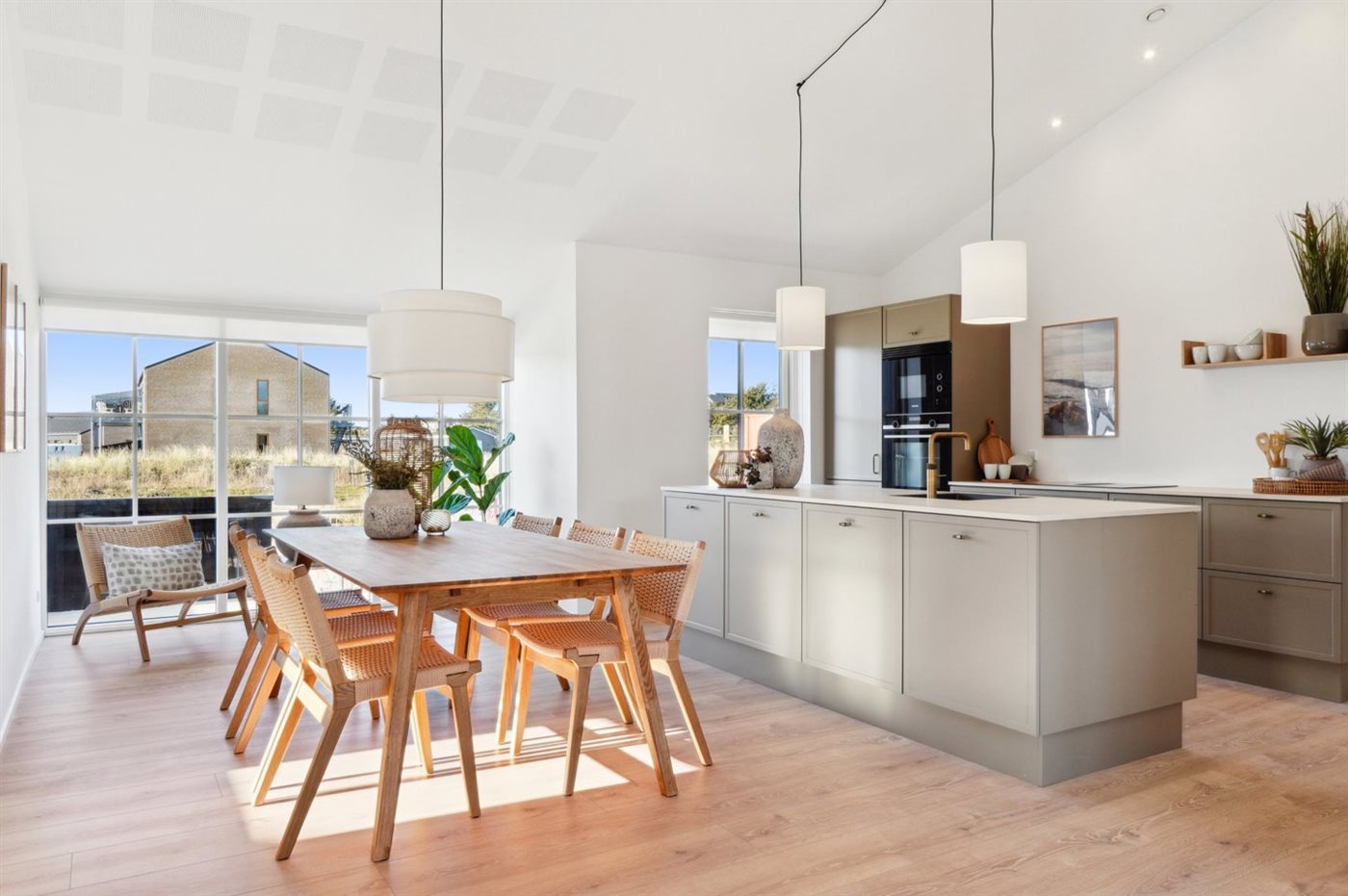 Modernes Ferienhaus mit Sauna, Kamin & nah am Strand in Løkken - Bild 4