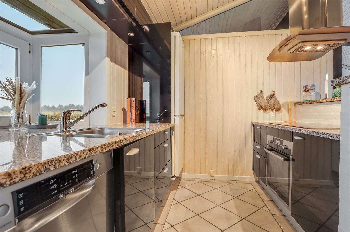 Dein Traum-Ferienhaus in Grönhöj – Schwimmen & Entspannen! - Bild 5