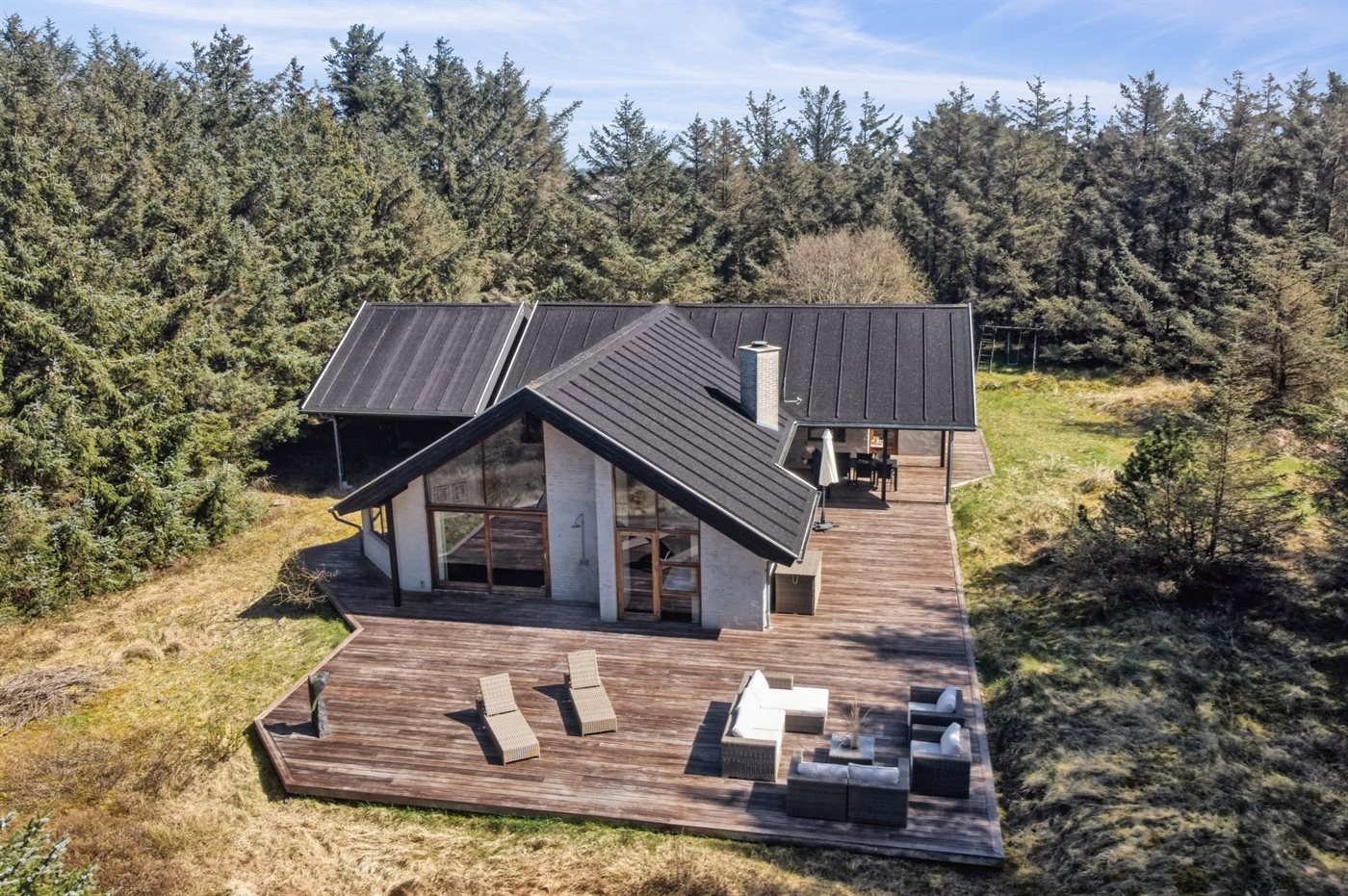 Großzügiges Ferienhaus mit Sauna & Meerblick in Grönhöj