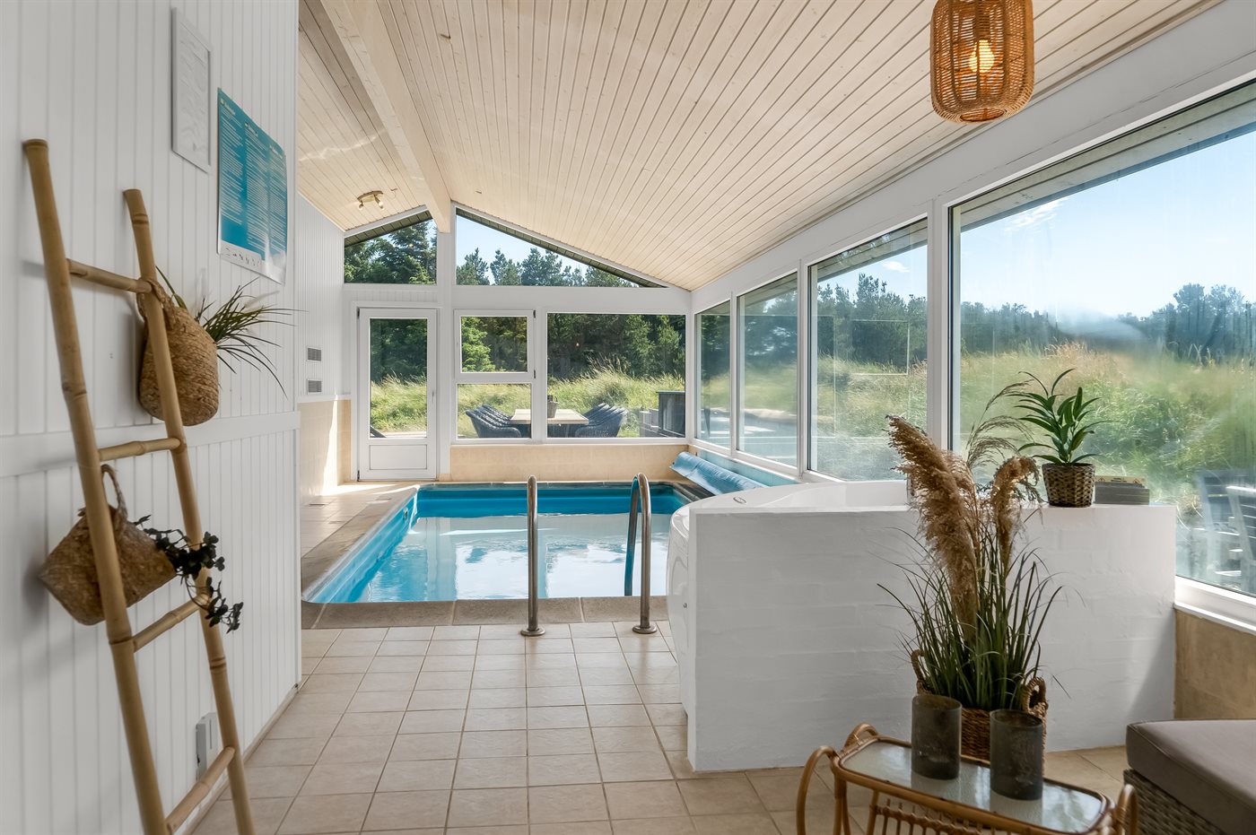 Urlaubsoase mit Pool, Sauna & Meerblick in Grönhöj - Bild 2