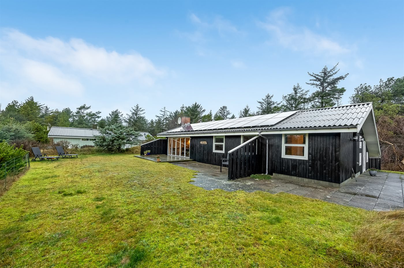 Großzügiges Ferienhaus mit Sauna & Kamin nahe Sandstrand