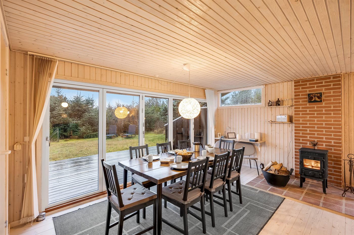 Großzügiges Ferienhaus mit Sauna & Kamin nahe Sandstrand - Bild 3