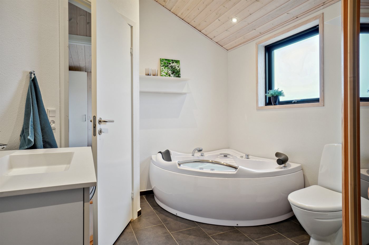 Entspannung pur im modernen Ferienhaus mit Hot-Tub in Saltum - Bild 2