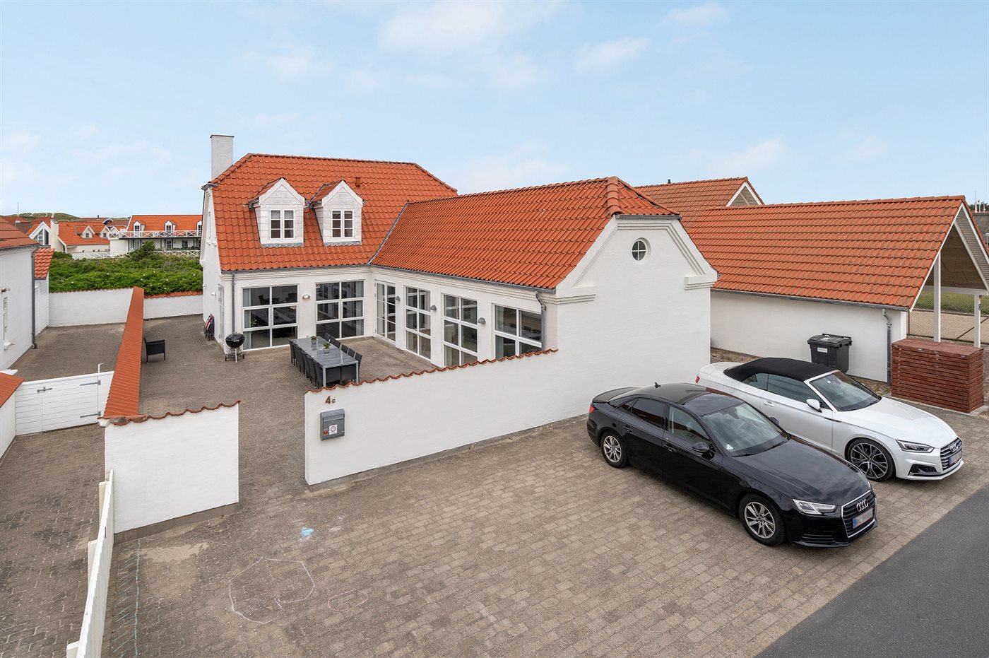 Ferienhaus mit Swimmingpool und Strandnähe in Blokhus!