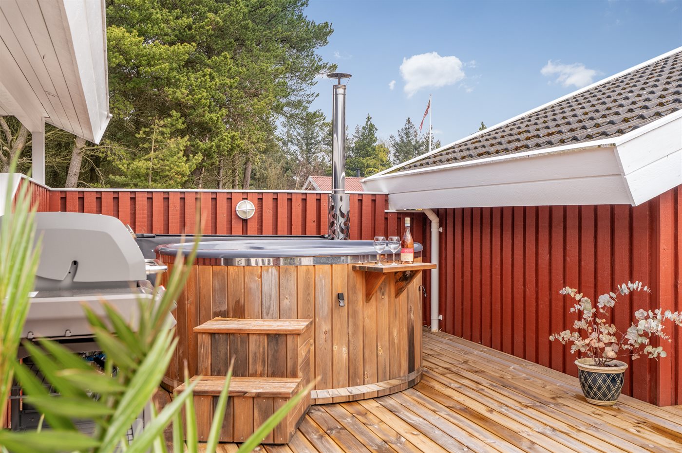 Großzügiges Ferienhaus mit Sauna, Aktivitätsraum & Hot Tub - Bild 2