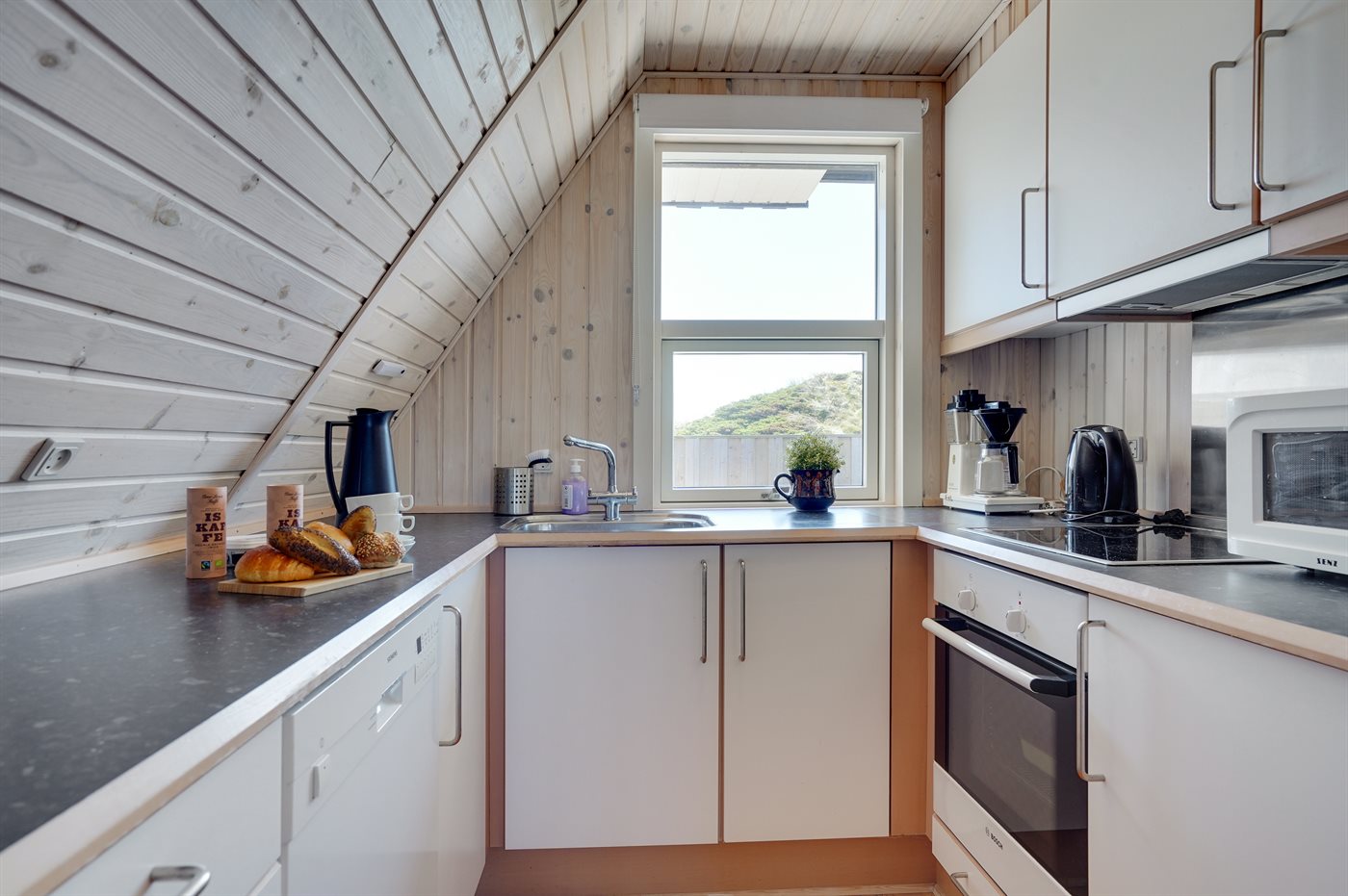 Entspannendes Ferienhaus in malerischem Rödhus am Meer - Bild 5