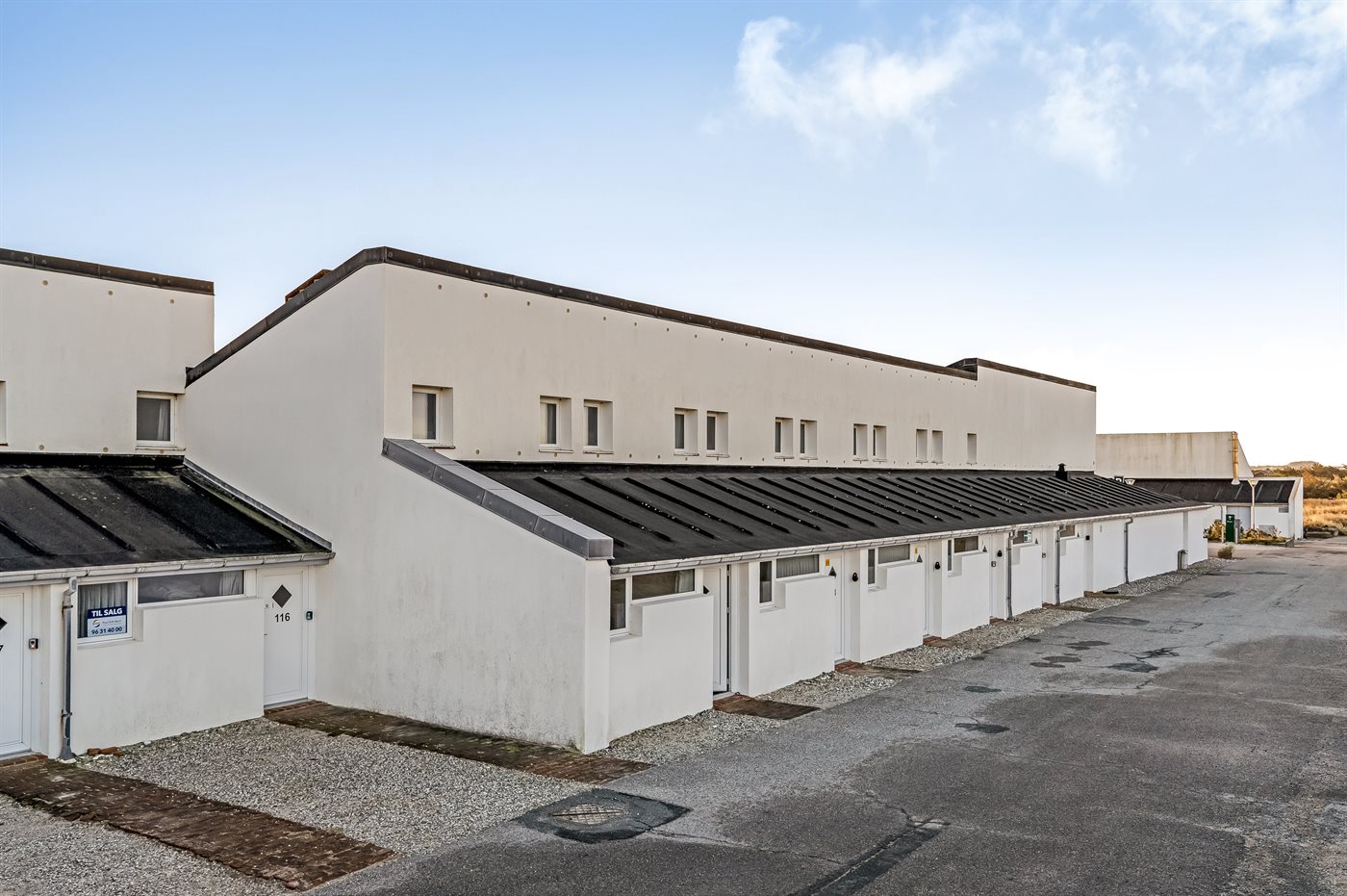 Meernahes Ferienhaus mit Pool, Sauna & Terrasse in Tranum