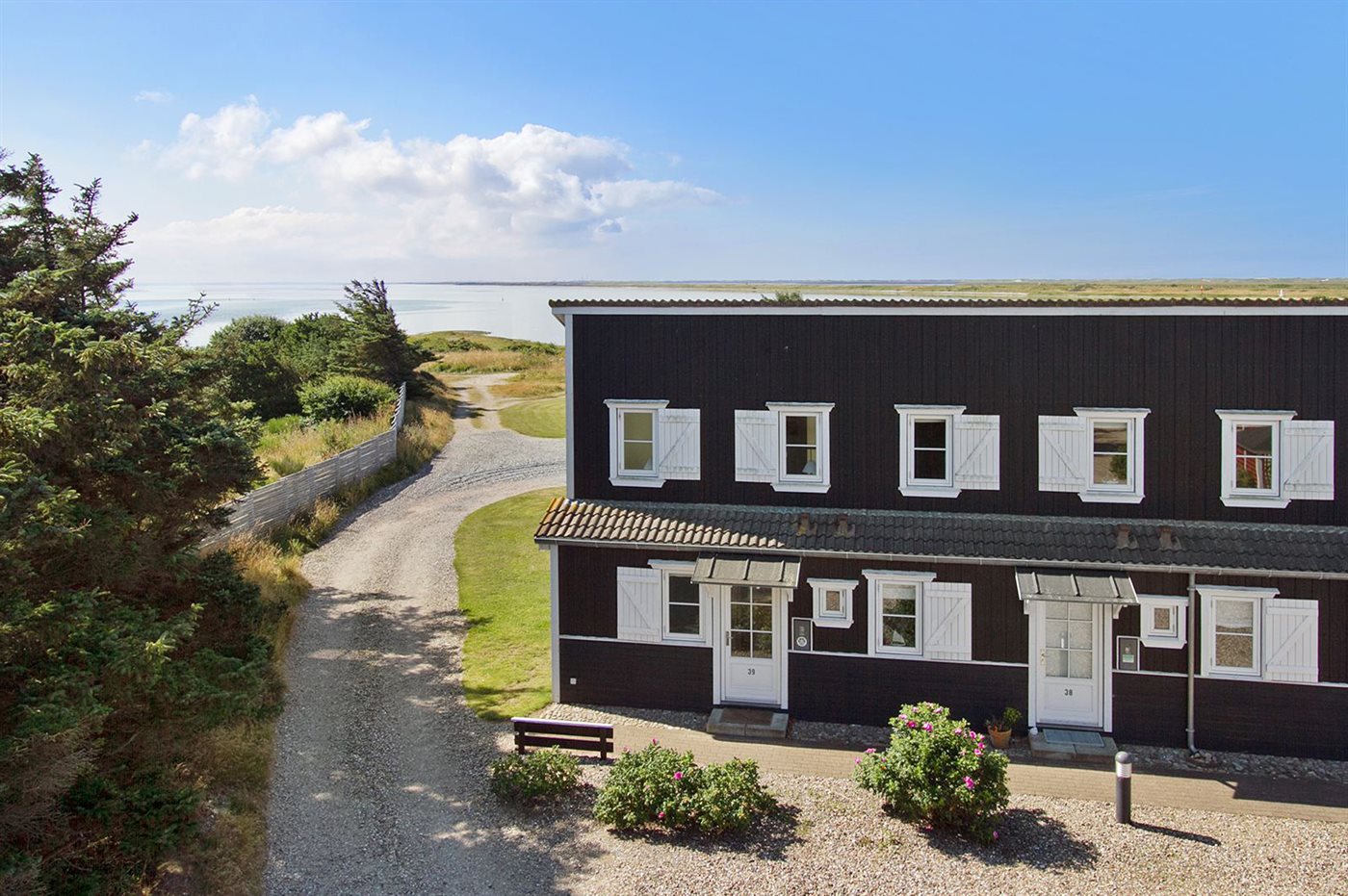 Dein traumhaftes Ferienhaus mit Fjordblick in Agger!