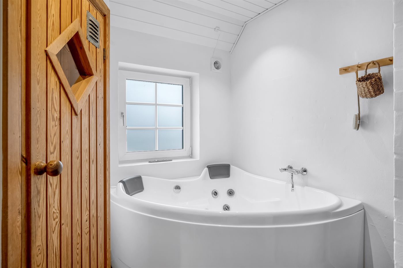 Strandnahes Ferienhaus mit Sauna, Kamin und Nordseeblick - Bild 3