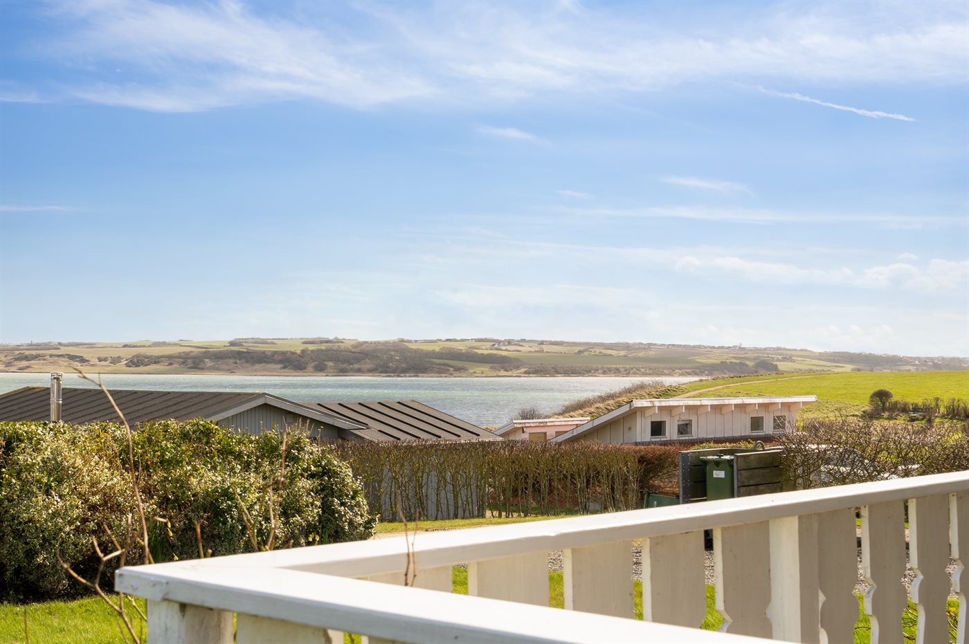 Entspanne im gemütlichen Ferienhaus mit Meerblick in Gjellerodde - Bild 2