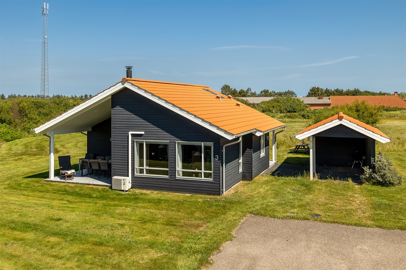 Wohlfühloase mit Sauna, Whirlpool &amp; Meerblick in Fjand