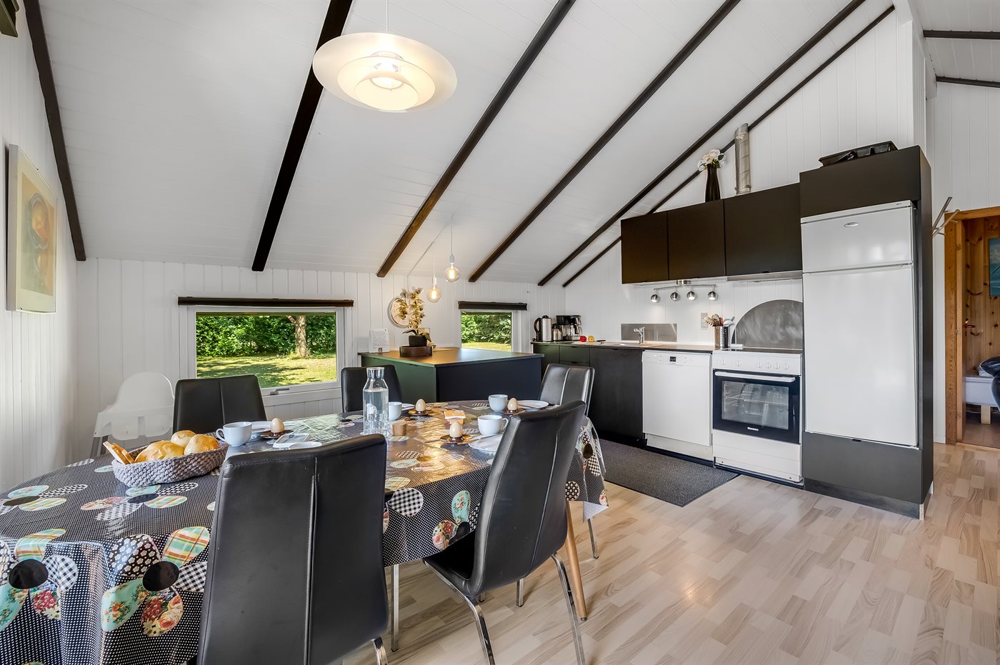 Wohlfühloase am Fjord mit Sauna, Kamin und Garten - Bild 2