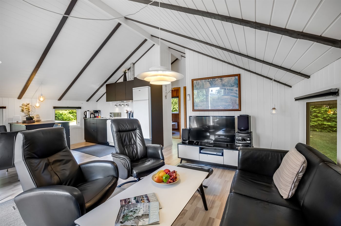 Wohlfühloase am Fjord mit Sauna, Kamin und Garten - Bild 3