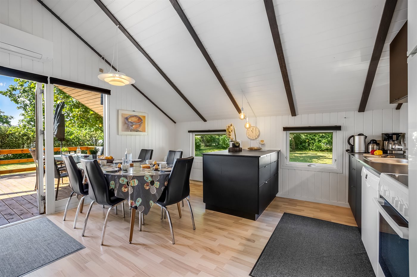 Wohlfühloase am Fjord mit Sauna, Kamin und Garten - Bild 4