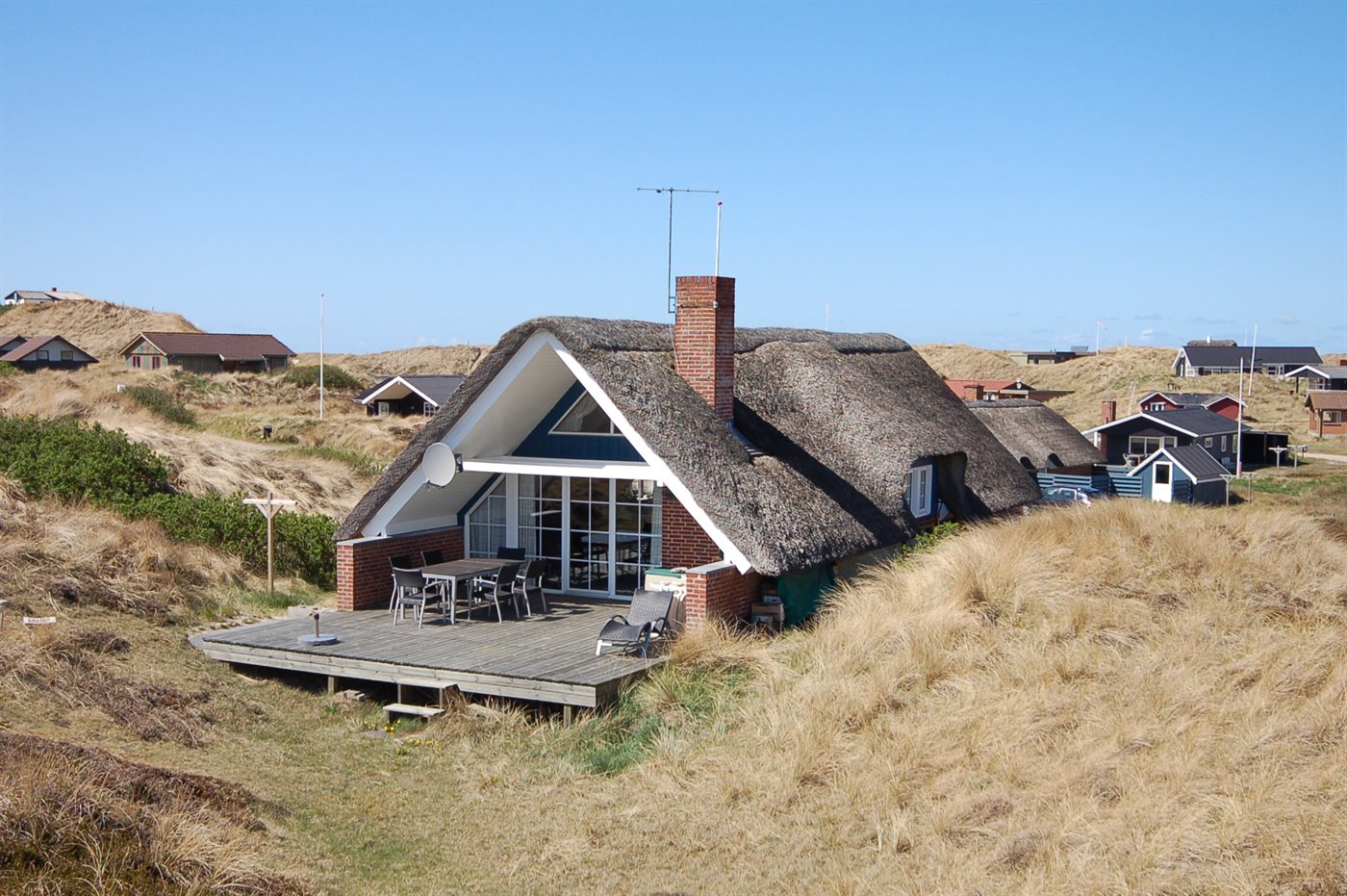 Dein gemütliches Reetdachhaus am Strand in Houvig!