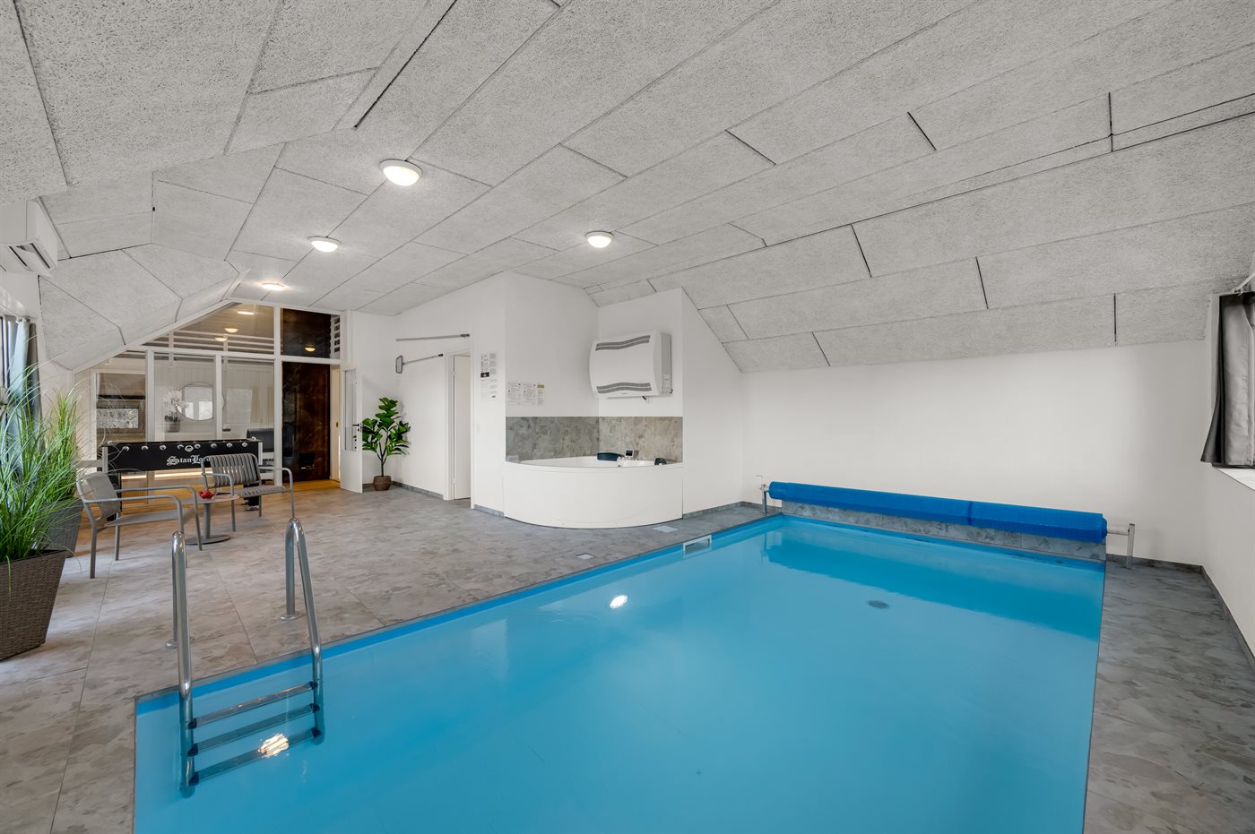 Dein Traumhaus in der Natur: Pool, Sauna und Meerblick! - Bild 2