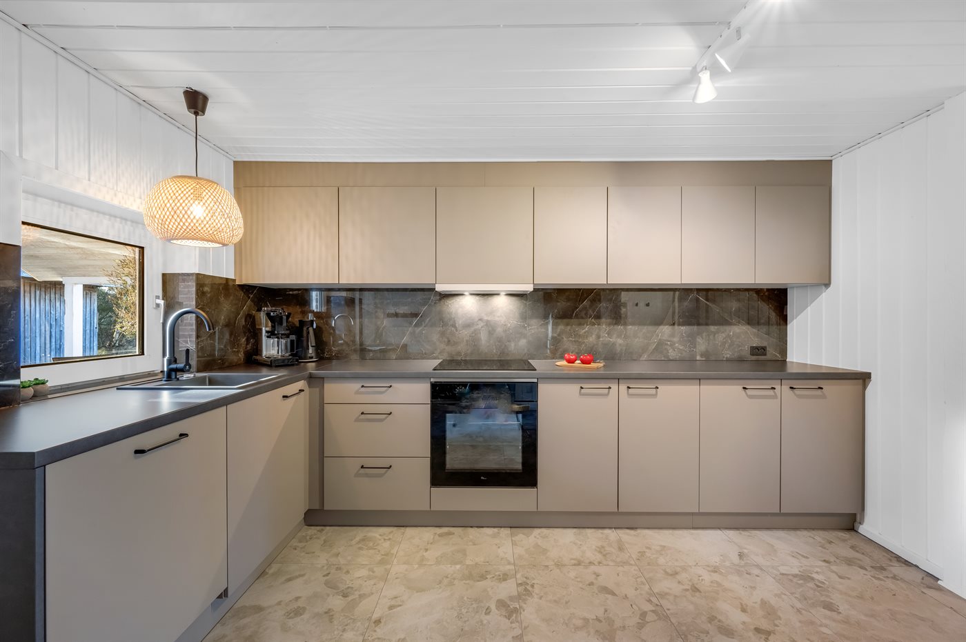 Dein Traumhaus in der Natur: Pool, Sauna und Meerblick! - Bild 4