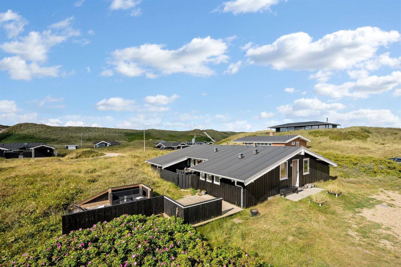 Entspanne im gemütlichen Ferienhaus nur 150 m vom Strand!