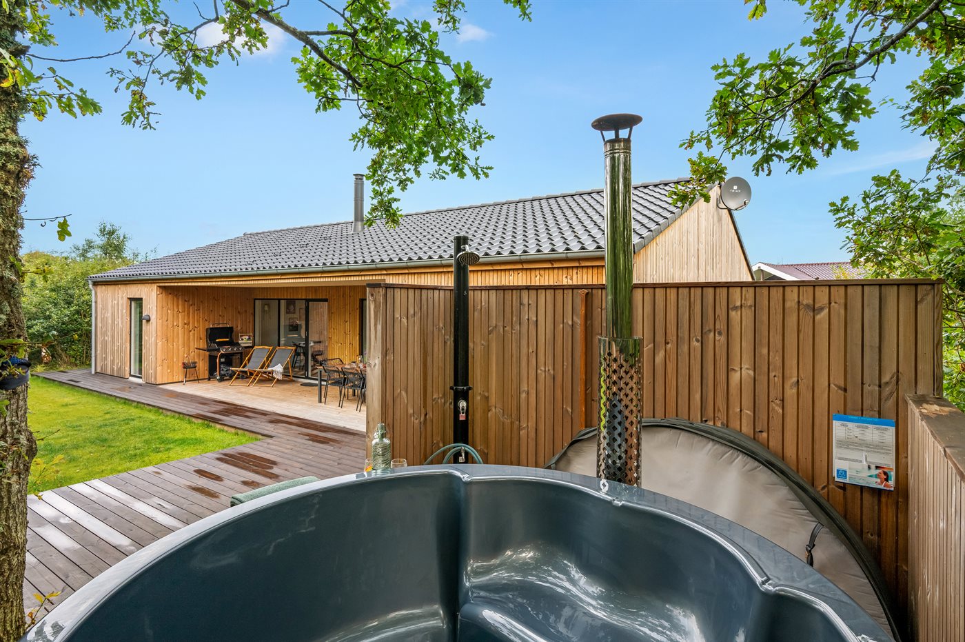 Wellness pur am Fjord: Modernes Ferienhaus mit Sauna & Hot Tub - Bild 2