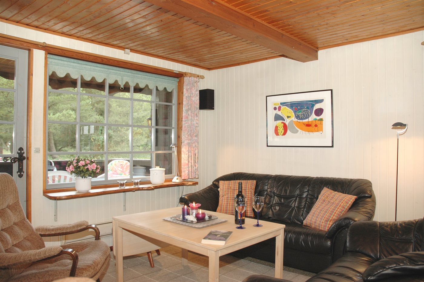 Wohlfühlhaus mit Kamin, Sauna & großer Terrasse in Vejers Strand - Bild 5