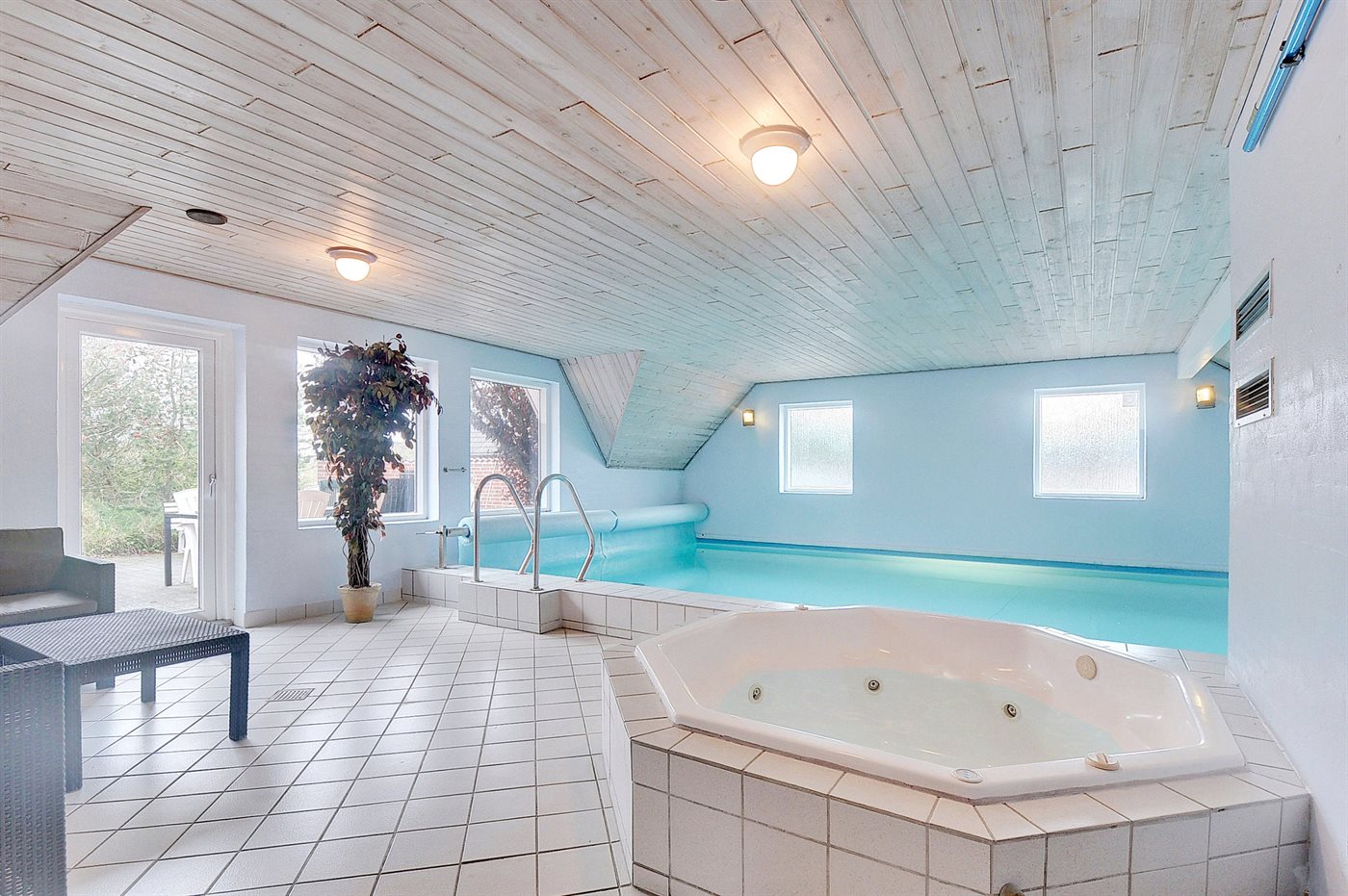 Traumhaftes Ferienhaus mit Pool und Sauna in Blåvand - Bild 4