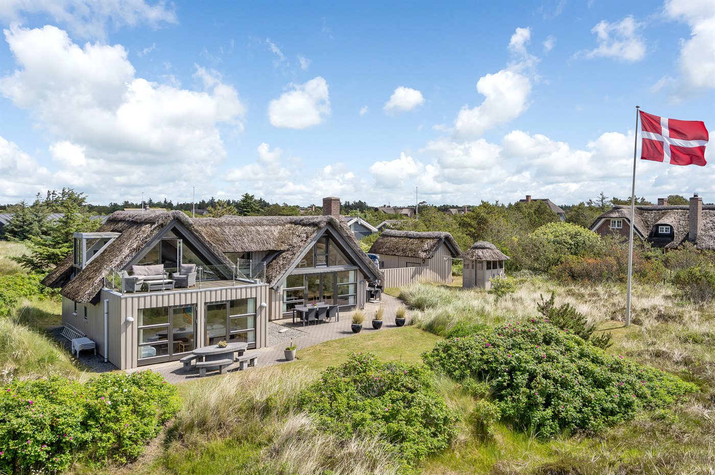Meernahes Ferienhaus mit Sauna, Kamin & großer Terrasse