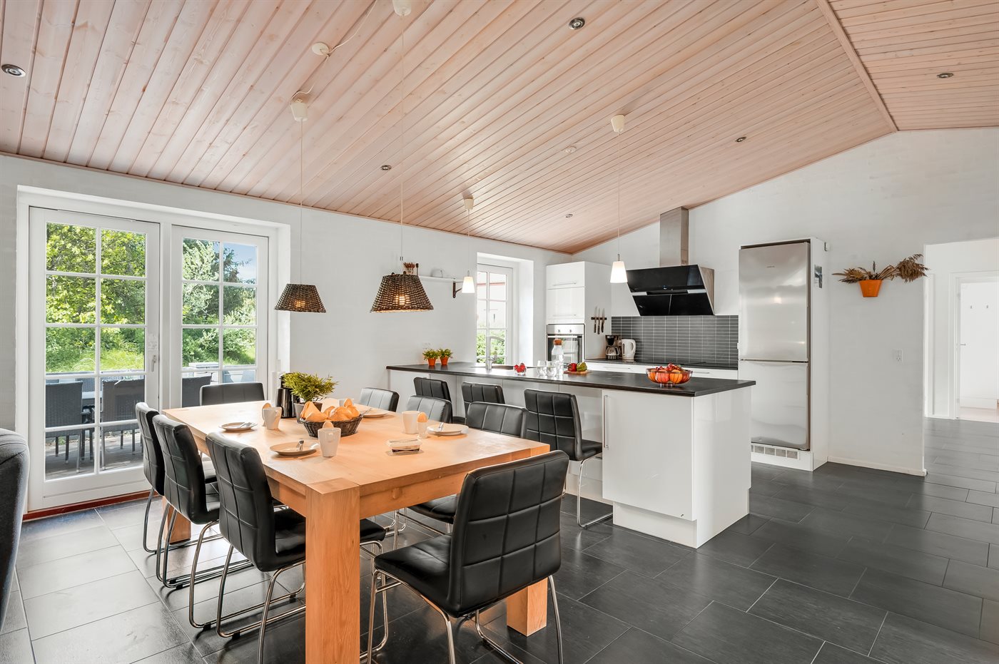 Großzügiges Ferienhaus mit Sauna, Aktivraum und viel Natur - Bild 5