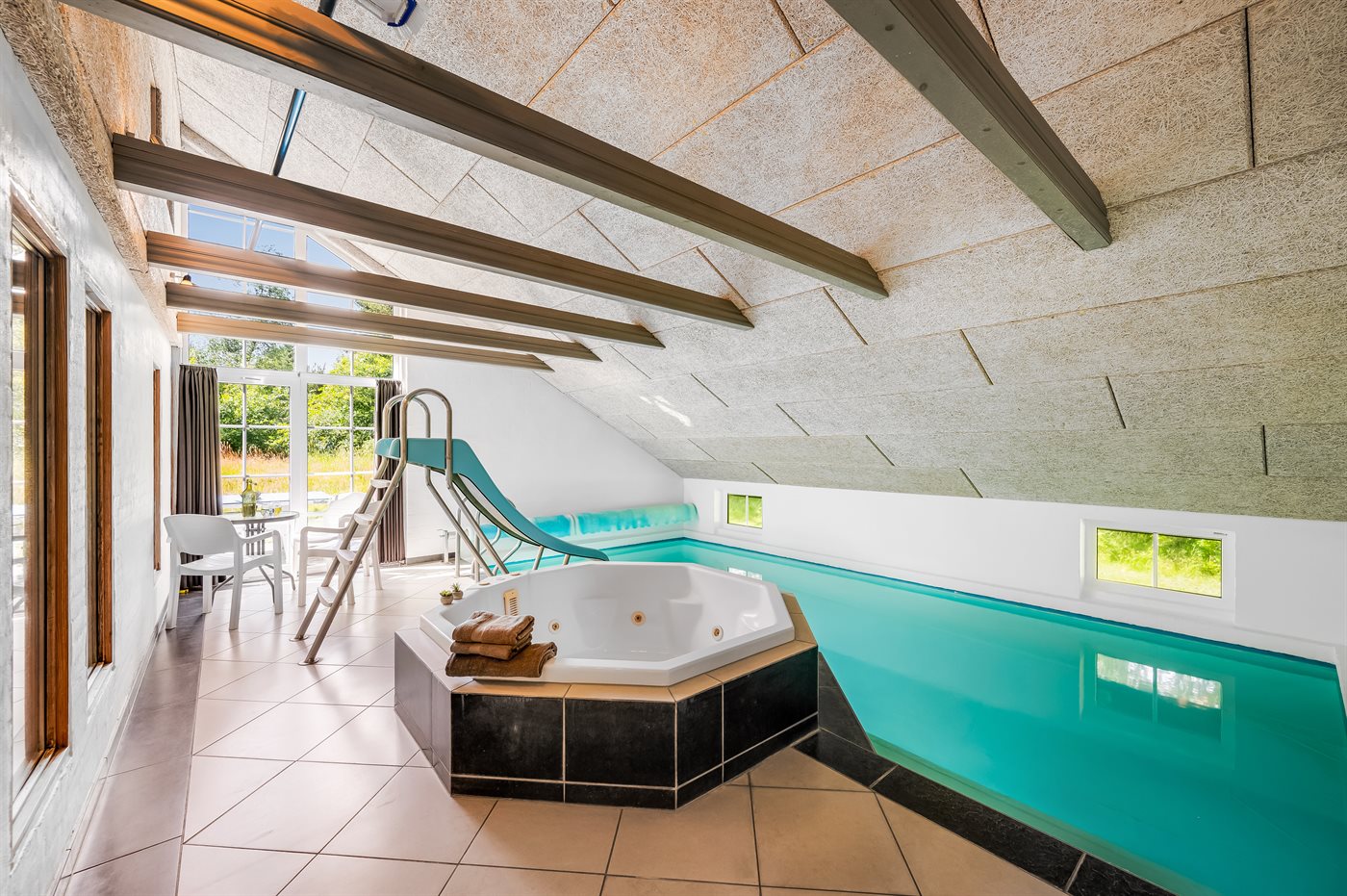 Luxuriöses Ferienhaus mit Pool und Sauna in Blåvand - Bild 3